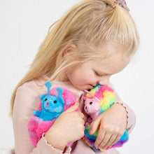 Load image into Gallery viewer, Curlimals Lucie The Ladybird Electronic Pet