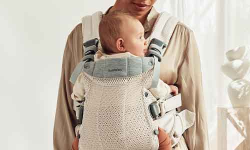 How to adjust the head support on Baby Carrier Harmony