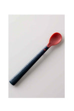 Load image into Gallery viewer, Tommee Tippee Heat Sense Weaning Spoon Pk4