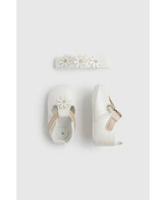 Load image into Gallery viewer, Mothercare Daisy Pram Shoes and Headband Set