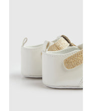 Load image into Gallery viewer, Mothercare Daisy Pram Shoes and Headband Set