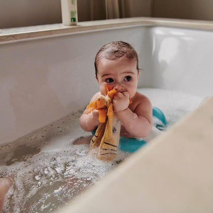 Bathe Your Newborn Safely and Smoothly