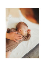 Load image into Gallery viewer, BabyBjorn Fitted Sheet for Travel Cot Light White Organic
