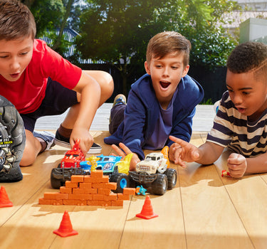 Zuru Smashers Monster Truck Surprise