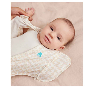 Love To Dream Swaddle Up Transition Bag Stage 2 1.0 Tog Stretch Cotton Houndstooth Tan
