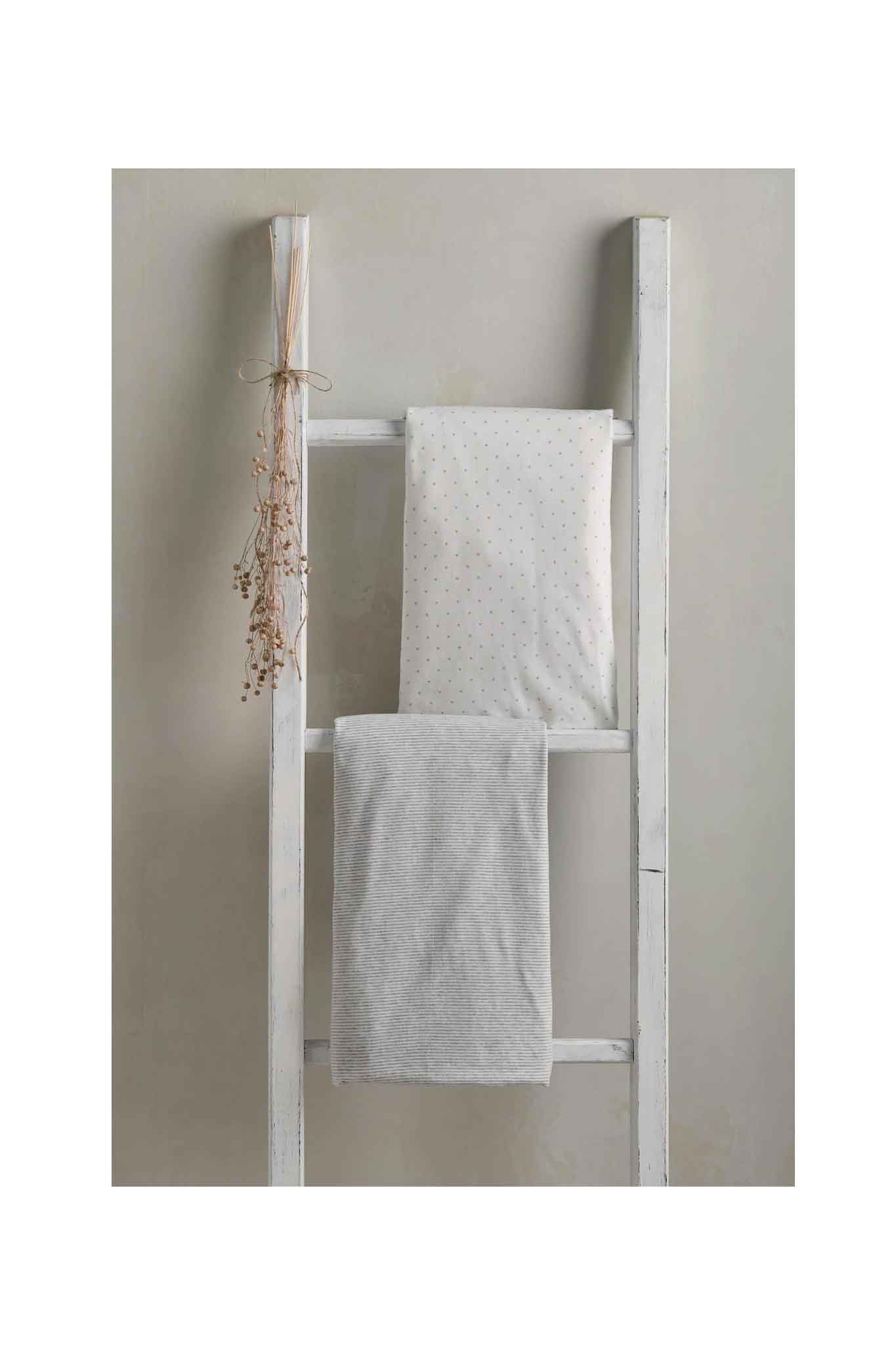 WELCOME TO THE WORLD