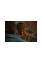 Load image into Gallery viewer, Avent Ultra Air Nighttime Soother 18M+ Pk2
