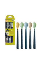 Load image into Gallery viewer, Tommee Tippee Softee Weaning Spoon Pk5
