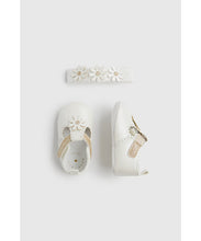 Load image into Gallery viewer, Mothercare Daisy Pram Shoes and Headband Set

