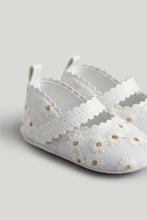 Load image into Gallery viewer, Mothercare White Daisy Ballerina Baby Shoes
