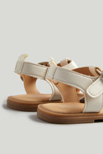 Load image into Gallery viewer, Mothercare White Daisy Sandals
