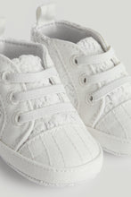 Load image into Gallery viewer, Mothercare Crochet Baby Pram Trainers
